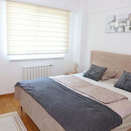 Apartment Cecovic - Mellain 투즐라 외부 사진