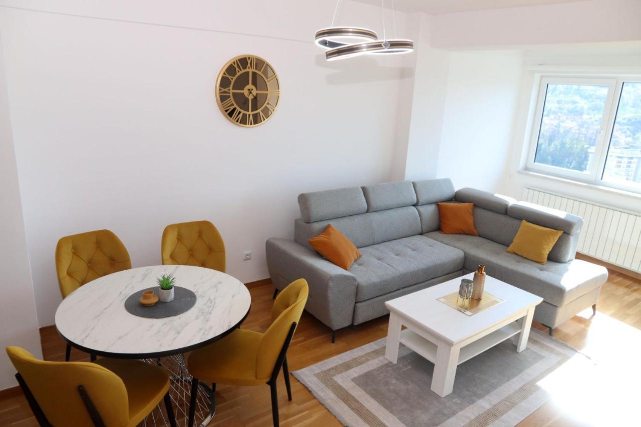 Apartment Cecovic - Mellain 투즐라 외부 사진