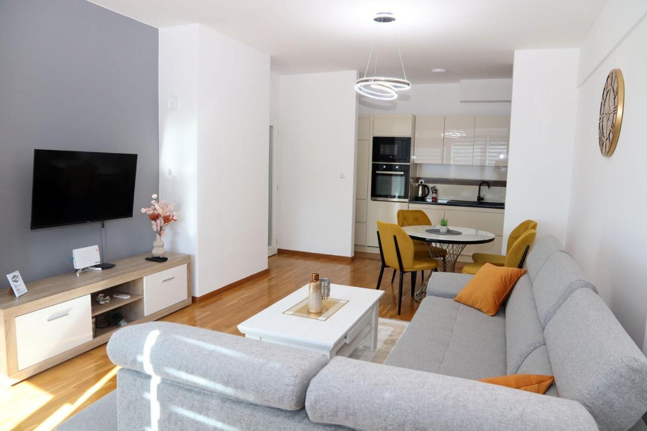 Apartment Cecovic - Mellain 투즐라 외부 사진